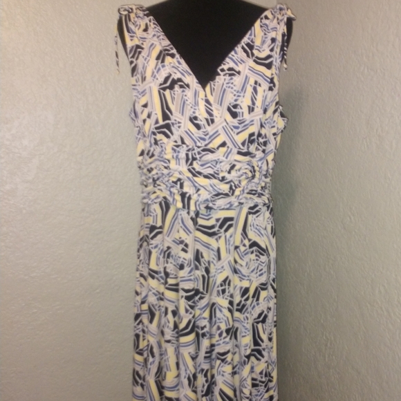 ☀️Geometric Pattern Dress☀️ - Picture 3 of 8